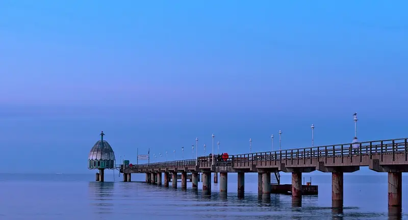 Die Tauchgondel in Sellin: Ein Abenteuer unter dem Ostsee-Horizont!
