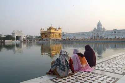 Zugreisen durch Indien: Kulinarik und Architektur auf Schienen entdecken!