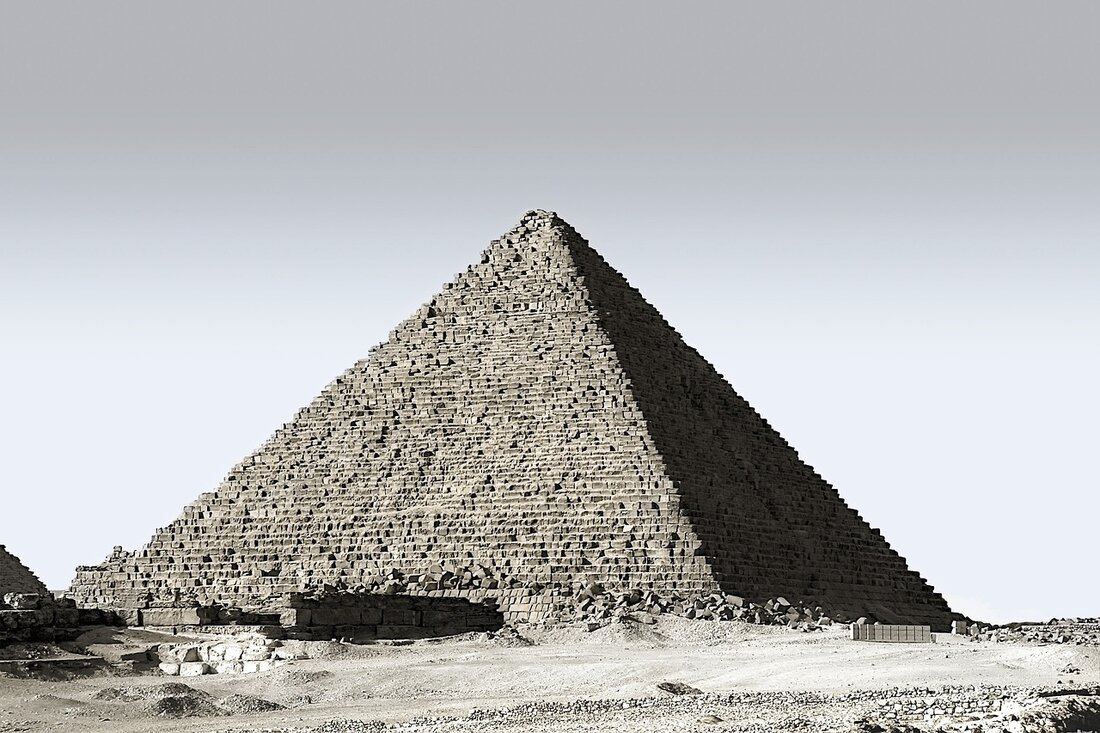 Entdecken Sie Ägyptens historische Stätten: von den Pyramiden über das Tal der Könige bis zu den Tempeln von Luxor. Praktische Tipps für Reisende.