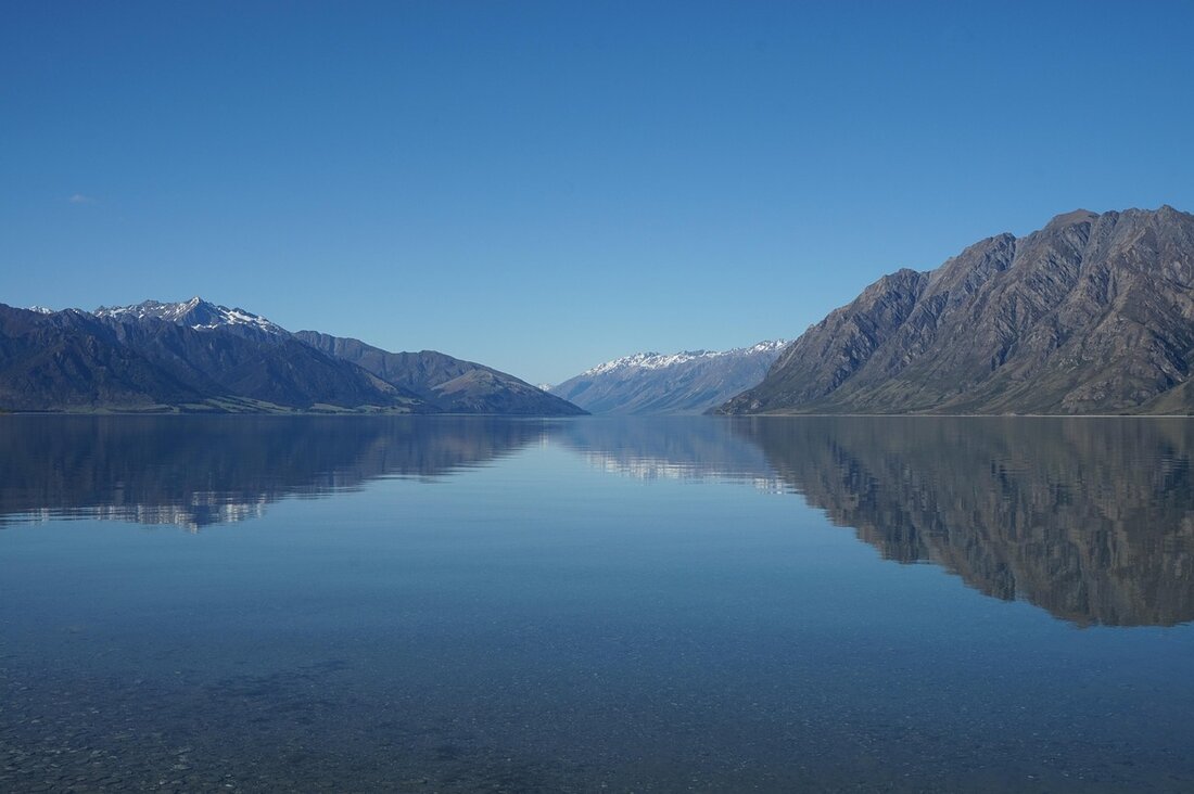 Entdecken Sie die atemberaubenden Naturwunder Neuseelands: von majestätischen Fjorden und Vulkanen bis zu einzigartiger Tierwelt und Maori-Kultur. Erfahren Sie mehr über nachhaltigen Tourismus und praktische Reisetipps.