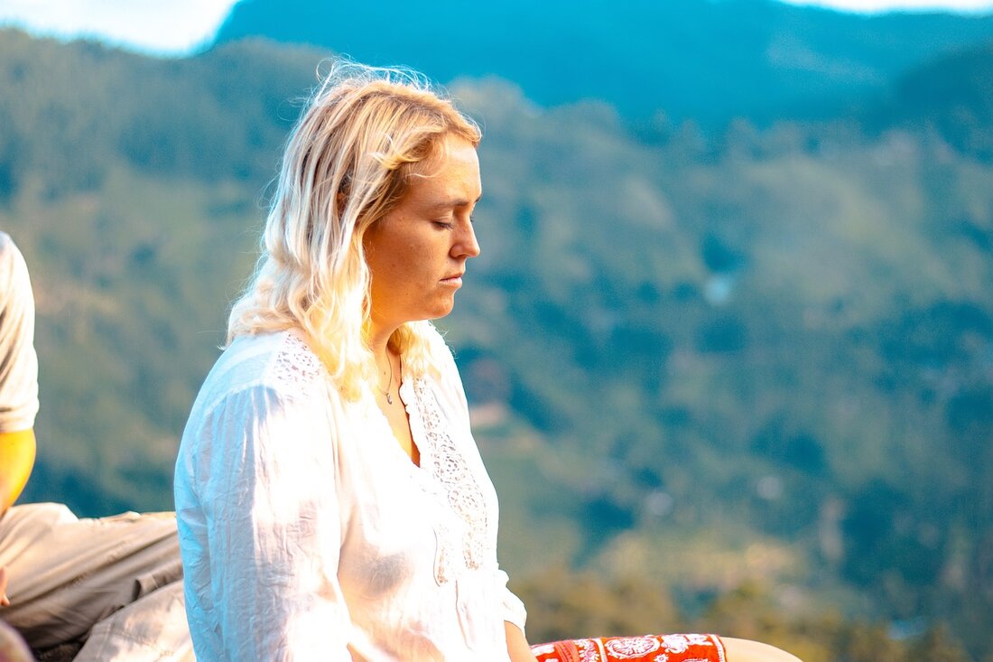 Entdecken Sie die heilende Kraft der balinesischen Kultur in den besten Wellness-Retreats Balis. Erfahren Sie mehr über Yoga, gesunde Küche und nachhaltigen Tourismus.
