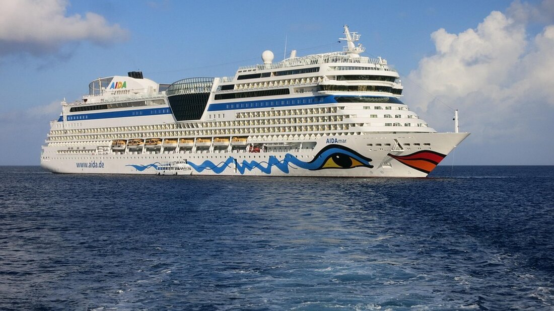 Kreuzfahrten in Deutschland: Ein Vergleich der Angebote von AIDA und Mein Schiff für unvergessliche Reiseerlebnisse 2025.