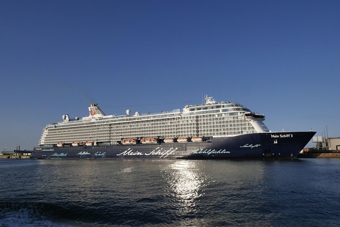Erleben Sie 2025 aufregende Kreuzfahrten ab Bremerhaven mit der MS Artania zu faszinierenden Zielen in Norwegen, Island und mehr.
