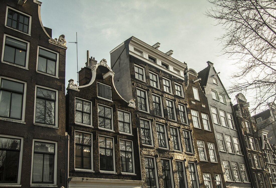 Entdecken Sie Amsterdam: die perfekte Wochenendreise mit malerischen Grachten, charmanten Vierteln und empfehlenswerten Unterkünften.