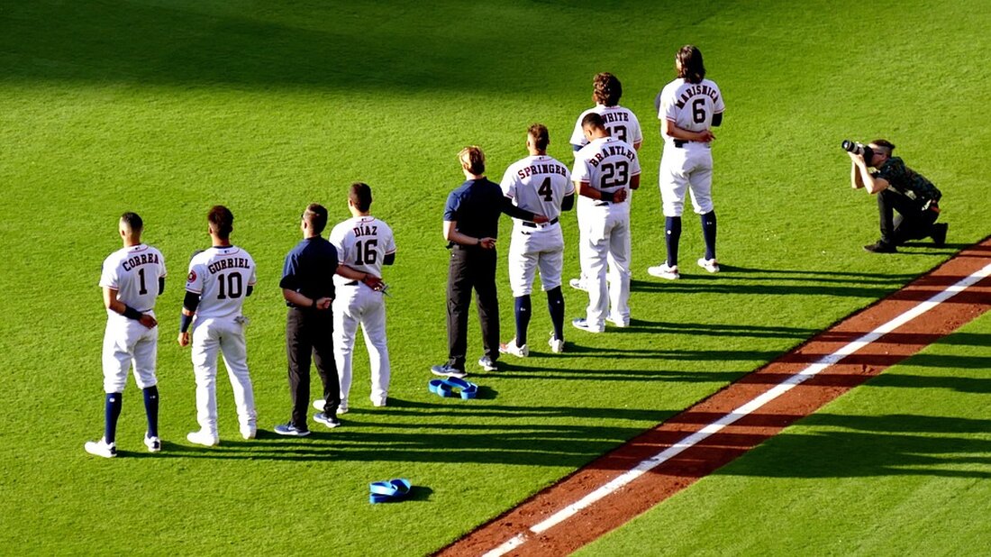 Die Houston Astros, aktuell auf Platz zwei in der American League West, suchen nach Pitcher-Verstärkung vor der Handelsfrist, um ihre Titelchancen zu wahren.