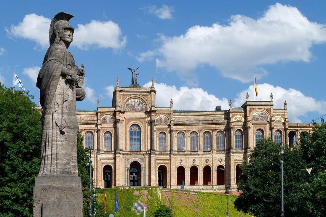 Am 24. und 25. Mai 2025 lädt das Hoffest im Landwirtschaftsministerium München ein, bayerische Genussmittel und Weine zu entdecken.