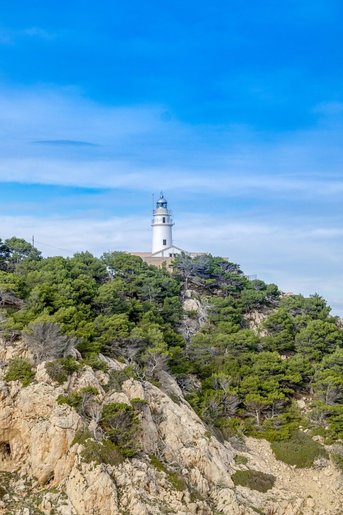 Entdecken Sie die Top 5 Strände der Welt 2025, von Sardinien bis Palawan. Perfekt für Ihren nächsten Strandurlaub!