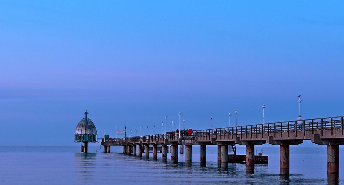 Erleben Sie unvergessliche Urlaubstage in Sellin auf Rügen: Tauchgondel, traumhafte Strände und idyllische Wanderwege warten auf Sie.