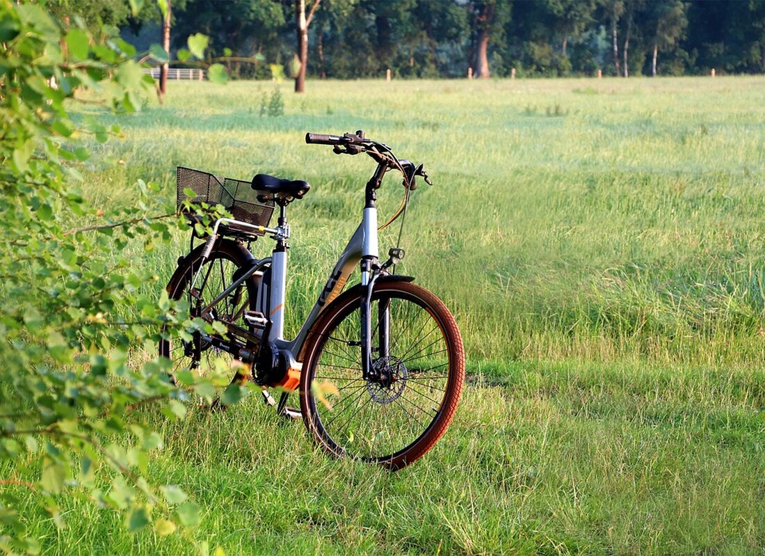Erleben Sie eine E-Bike-Reise von Prag nach Bad Endorf. Vergleichen Sie Reisearten und entdecken Sie die beeindruckende Landschaft.