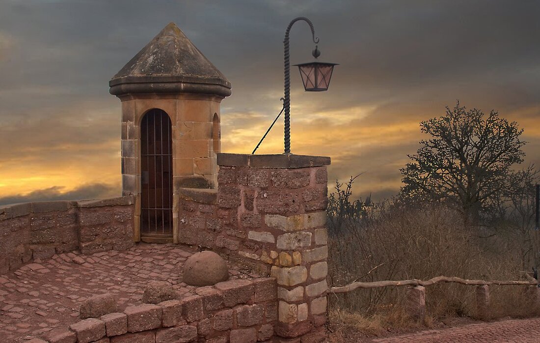Erleben Sie Eisenach: von der historischen Wartburg über Wandern im Thüringer Wald bis hin zu kulinarischen Entdeckungen und Familienausflügen. Planungstipps inside!