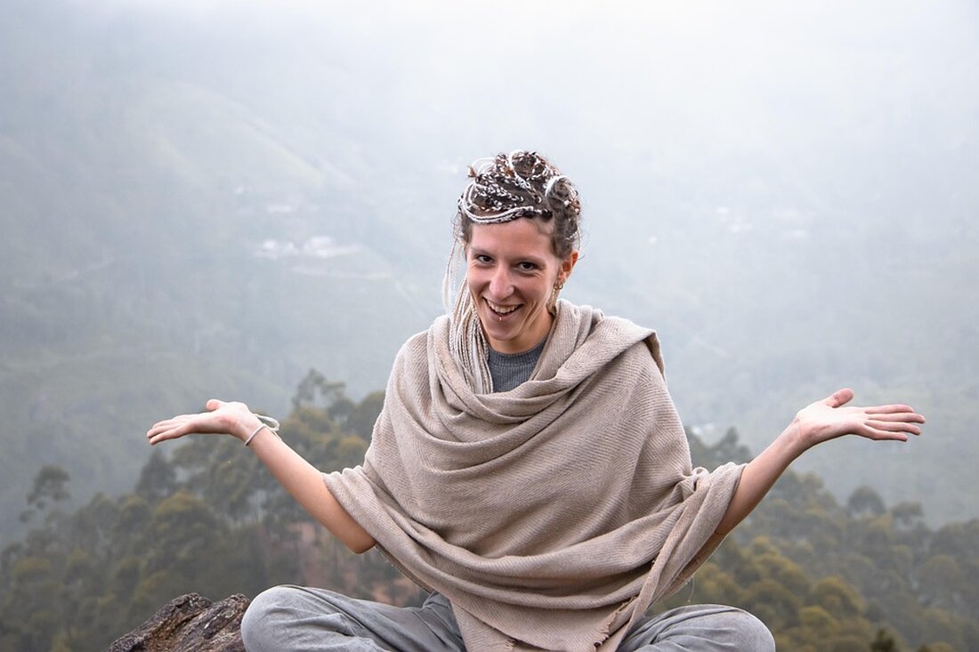 Erleben Sie die Highlights von Ella, Sri Lanka: Little Adams Peak, die Nine Arch Bridge und Teeplantagen-Touren in diesem Reisebericht.