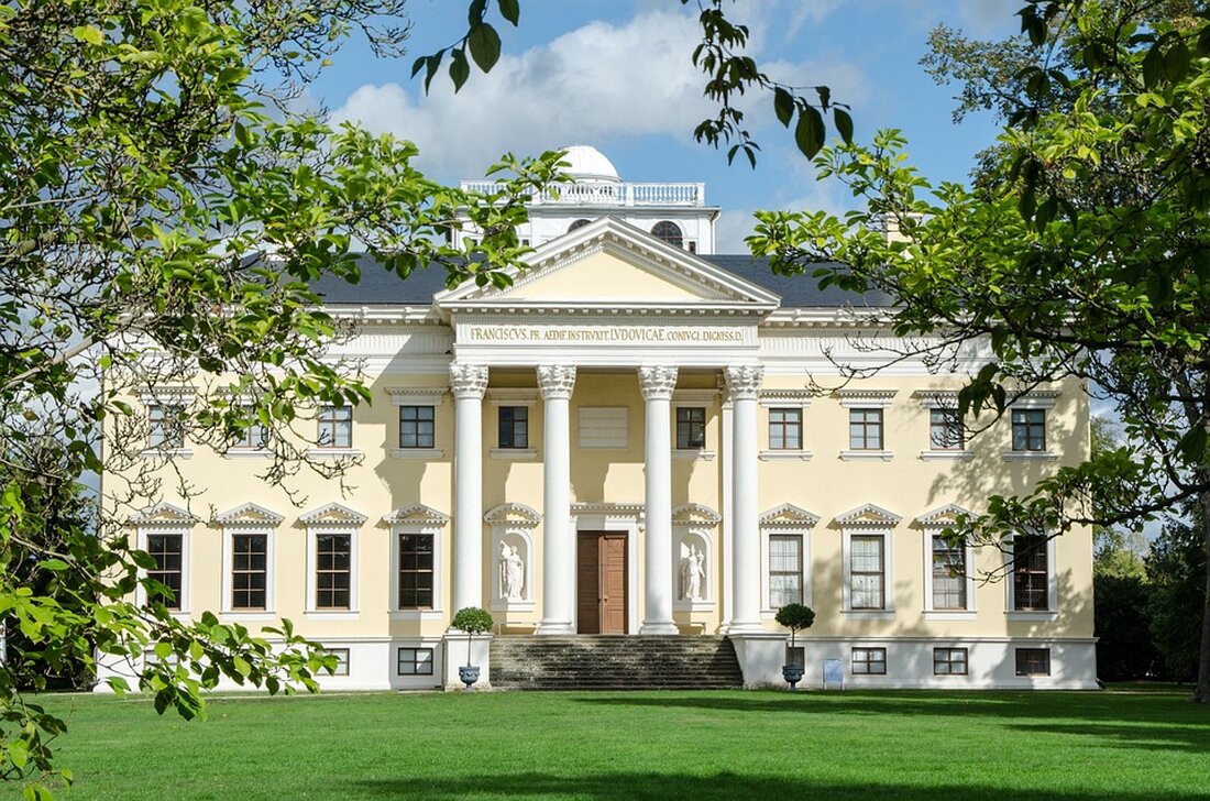 Entdecken Sie die Bauhausstadt Dessau, romantische Wasserlandschaften in Roßlau und genießen Sie kulinarische Highlights. Erfahren Sie mehr über Kunst, Kultur und Freizeitaktivitäten!