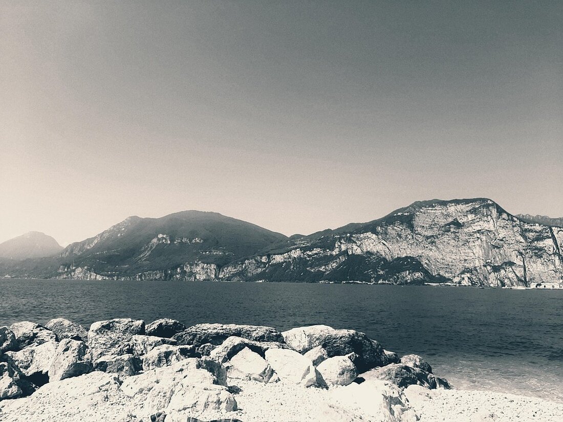 Entdecken Sie die hundefreundlichen Urlaubsoptionen am Gardasee: Tipps für unvergessliche Reisen mit Ihrem Vierbeiner.