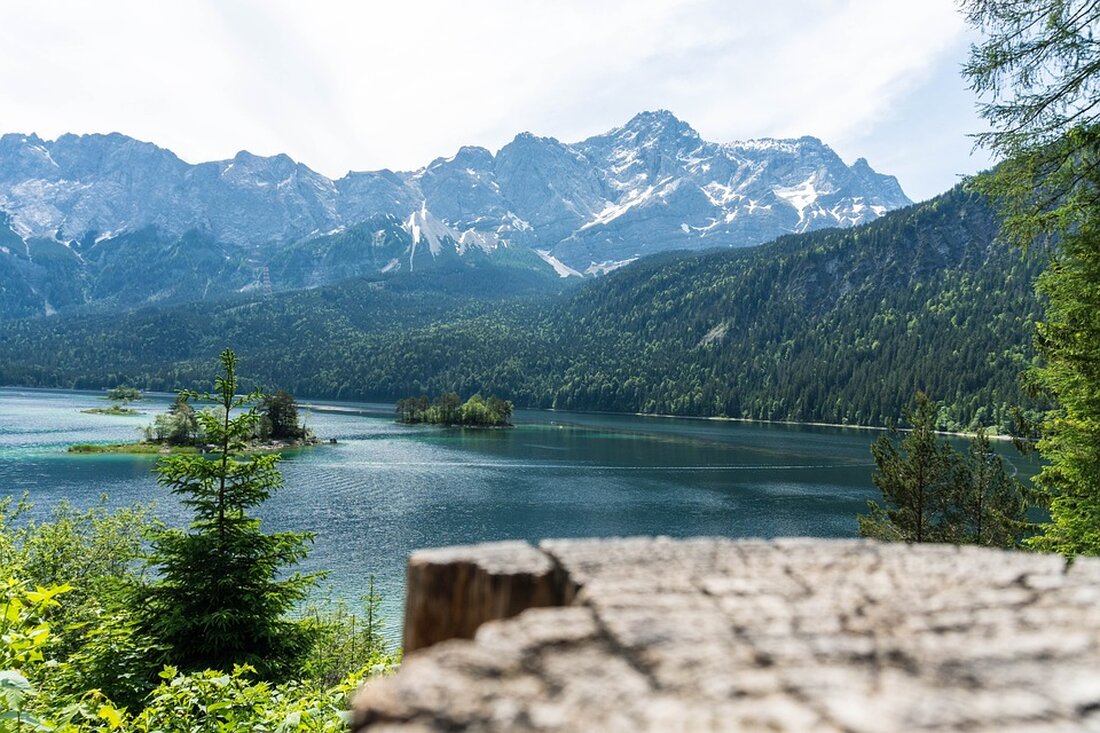 Entdecken Sie Garmisch-Partenkirchen: von atemberaubenden Wanderungen über lokale Köstlichkeiten bis hin zu adrenalingeladenen Abenteuern – alles für Ihren perfekten Alpenurlaub!