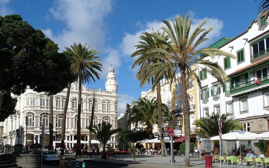 Gran Canaria verschärft Urlauberregeln: Intime Aktivitäten im Wasser verboten, Bußgelder bis 3.000 Euro drohen. Informieren Sie sich jetzt!