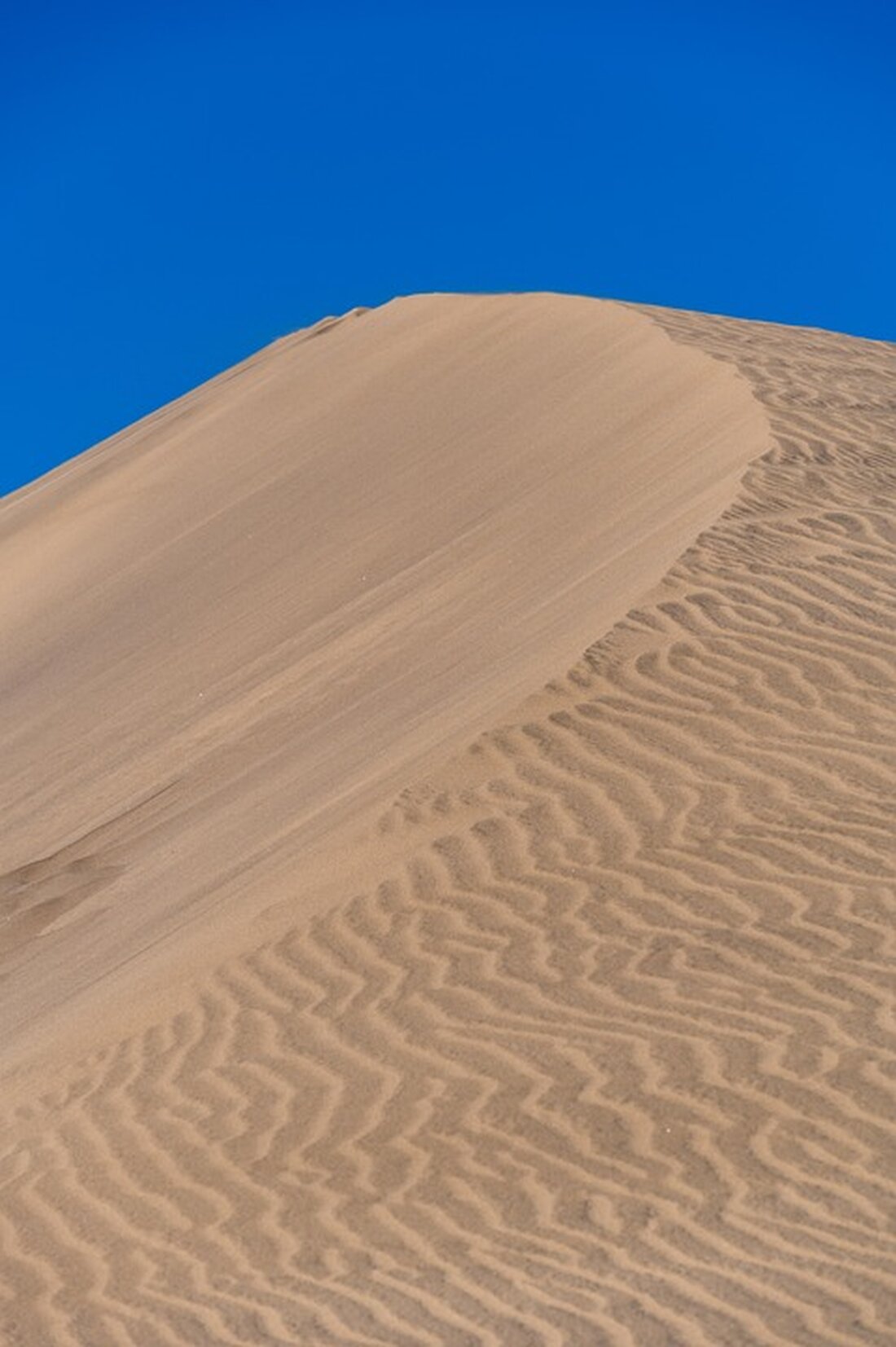 Entdecken Sie die beeindruckenden Steilküsten Gran Canarias: Tipps zu Aussichtspunkten, Dörfern und kulinarischen Genüssen.