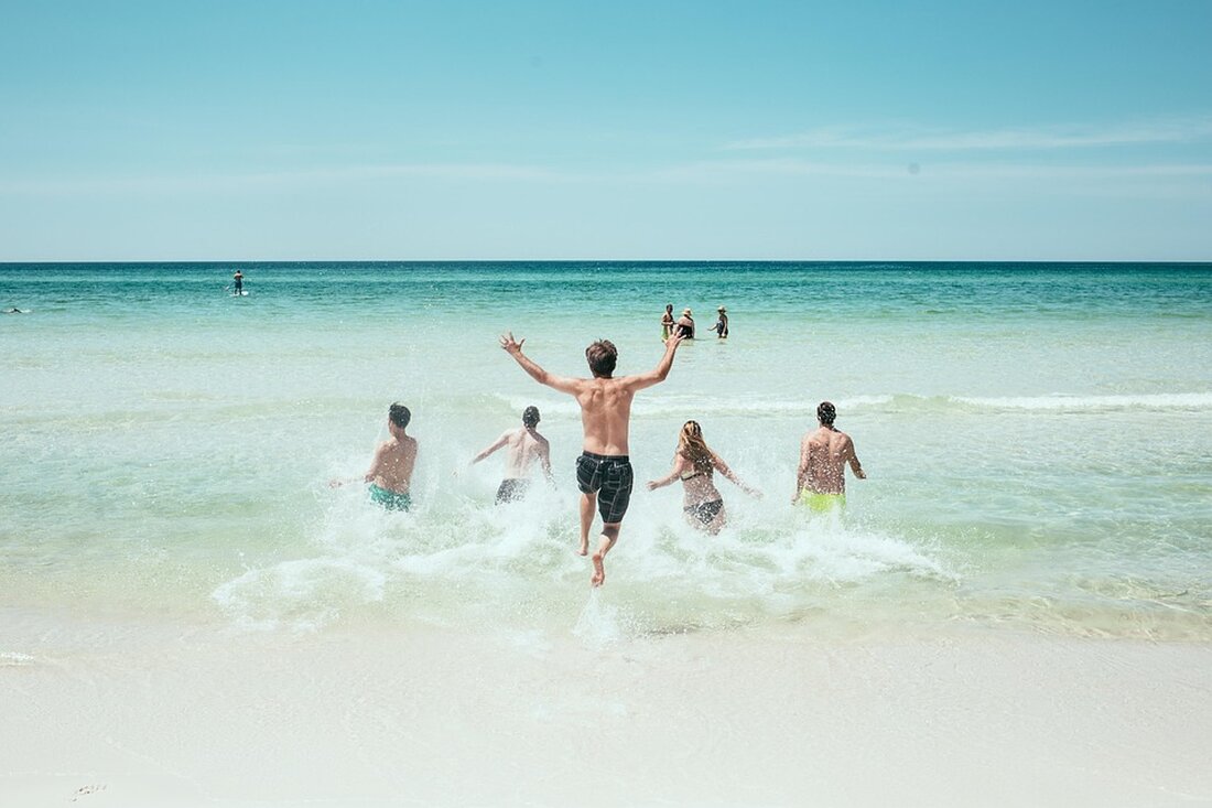 Entdecken Sie die günstigsten Reiseziele für den Sommer 2025: Tunesien, Ägypten und neue Trends wie Albanien. Informieren Sie sich über Preise und Ersparnisse!