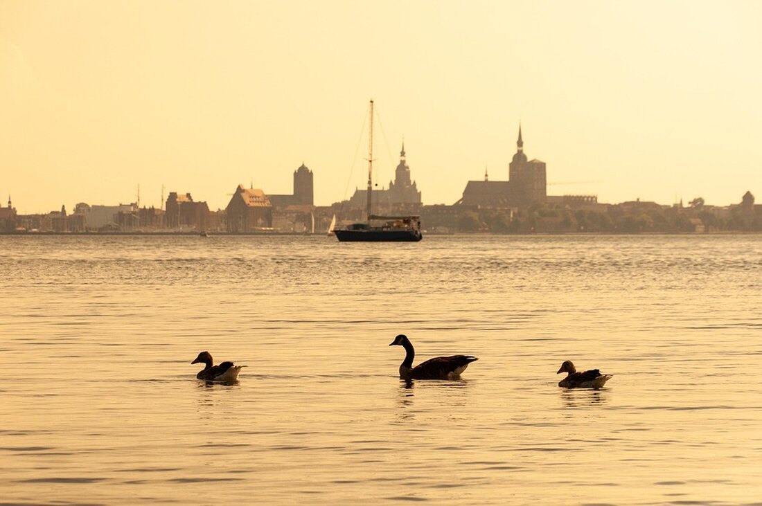 Hapag-Lloyd Cruises startet 2026/2027 mit neuen Luxus- und Expeditionsreisen, darunter die Premiere der Hanseatic Nature auf dem Amazonas.