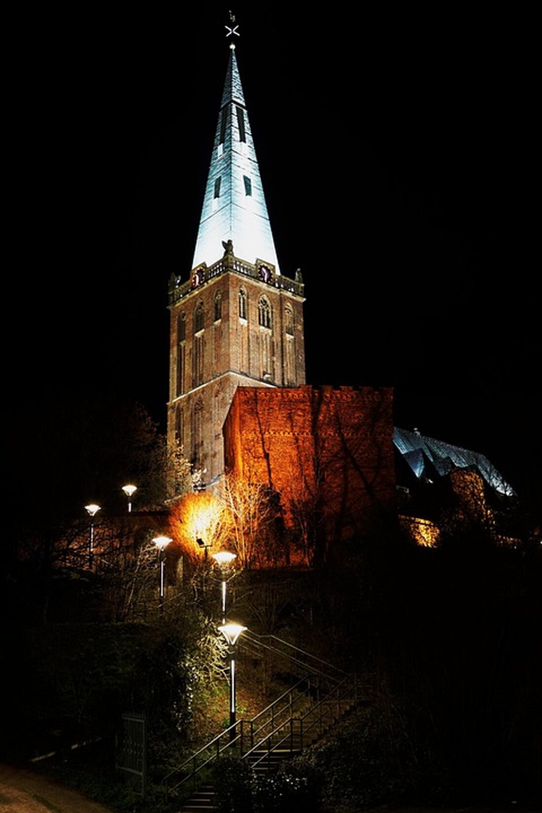 Entdecken Sie Heinsberg: historische Stätten, kulinarische Highlights, Wanderungen und fesselnde Feste. Tipps für Familien und Geheimtipps inklusive!