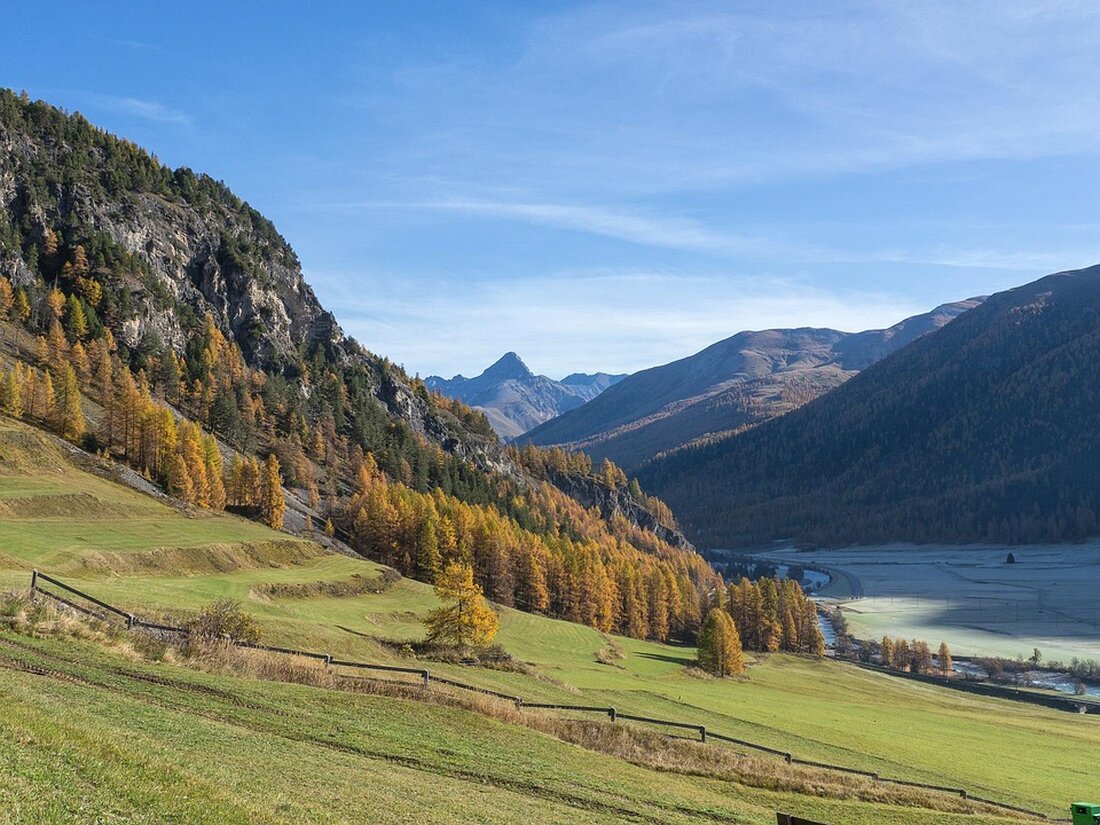 Herbstferien in NRW beginnen am 12. Oktober 2025. Staus, volle Flughäfen und Baustellenwarnungen prägen die Reisezeit.