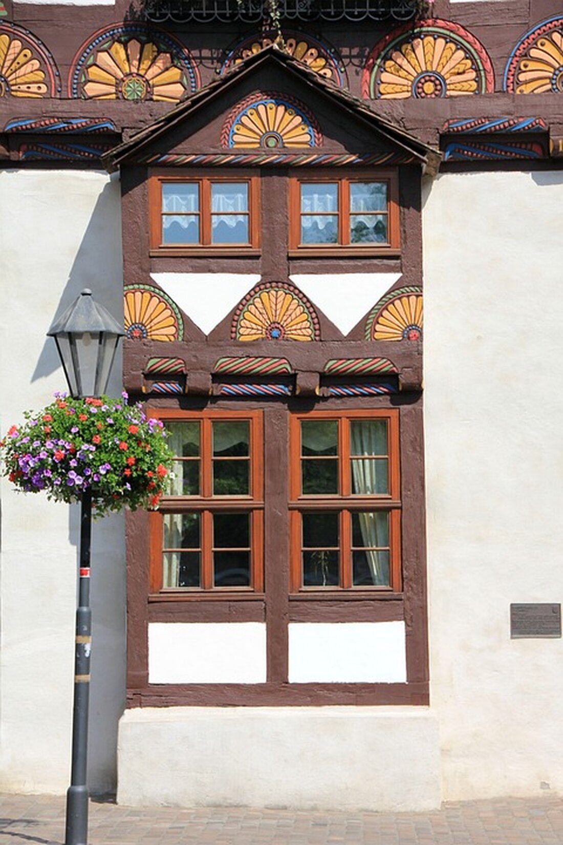 Entdecken Sie Höxter: Fachwerkarchitektur, kulinarische Highlights, atemberaubende Natur, historische Sehenswürdigkeiten und lebendige Veranstaltungen warten auf Sie!