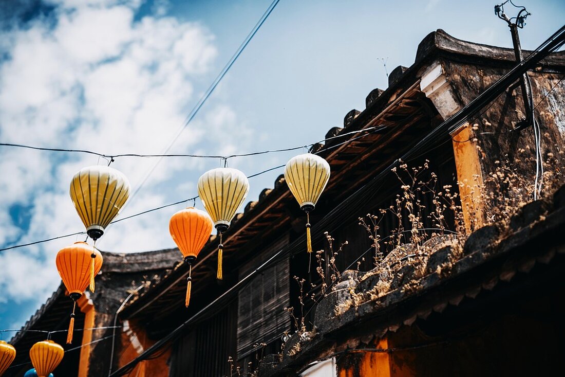 Entdecken Sie die Entwicklung des Flusstourismus in Hoi An: Öko-Abenteuer, traditionelle Bootserlebnisse und kulturelle Highlights.