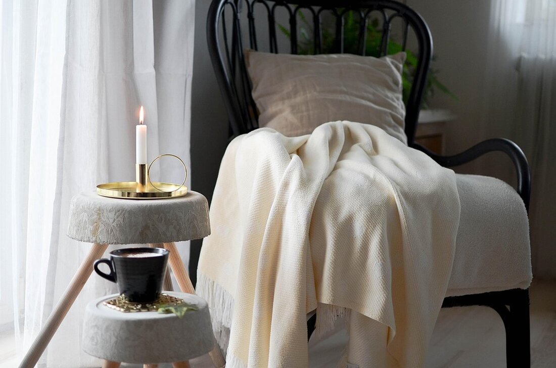 Entdecken Sie gemütliche Reiseziele für Wohlbefinden und Entspannung. Von Kopenhagen bis Hokkaido, genießen Sie Hygge und Wellness im Winter.