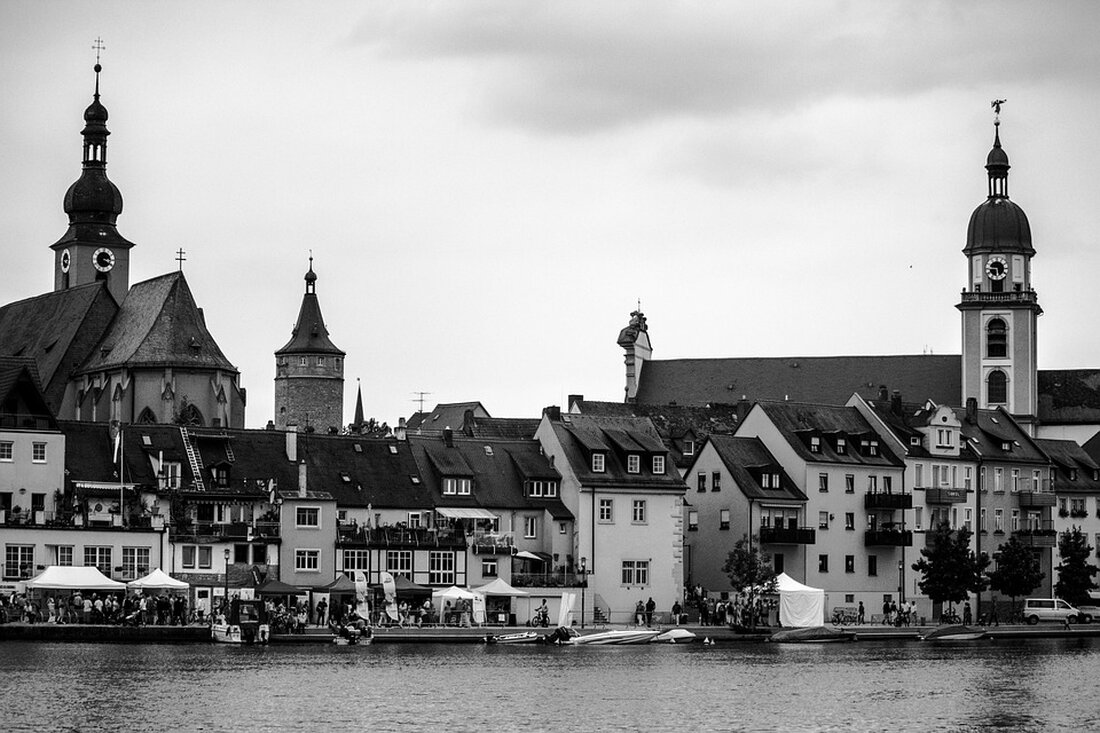 Entdecken Sie die historische Altstadt von Kitzingen, genießen Sie kulinarische Köstlichkeiten und erleben Sie spannende Events in dieser charmanten Weinregion!