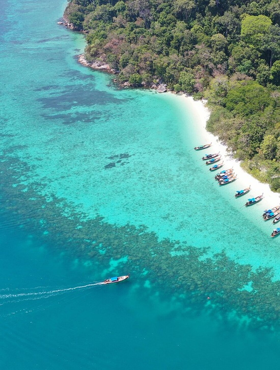 Entdecken Sie die griechische Insel Kos: ideal für Badeurlaub im Mai, reich an Geschichte, Strand und Wassersportmöglichkeiten.
