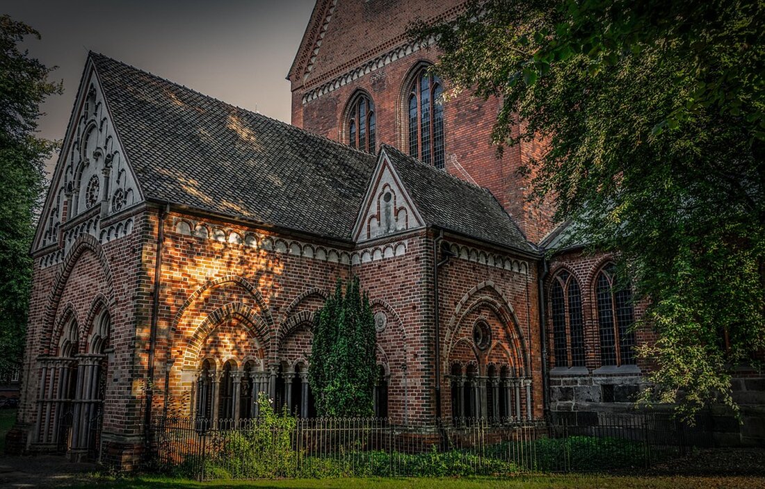 Entdecken Sie Lübeck: eine faszinierende Altstadt, maritime Köstlichkeiten, lebendige Kultur, spannende Sightseeing-Tipps und erholsame Naturausflüge!