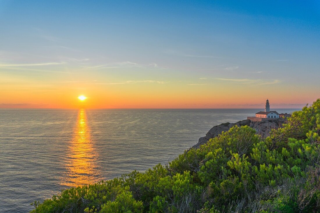 Entdecken Sie die besten schattigen Strände auf Mallorca für heiße Sommertage. Tipps zur Sicherheit und aktuellen Wetterbedingungen.