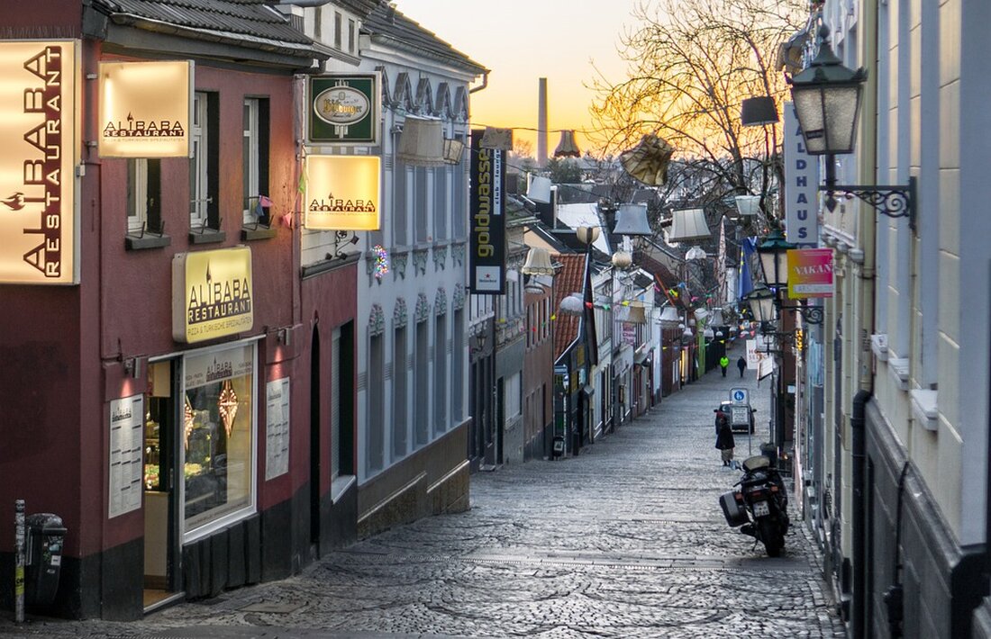 Entdecken Sie Mönchengladbach: von der historischen Altstadt über grüne Parks bis zu kulinarischen Genüssen. Erleben Sie Kunst, Kultur und spannende Ausflugsziele!