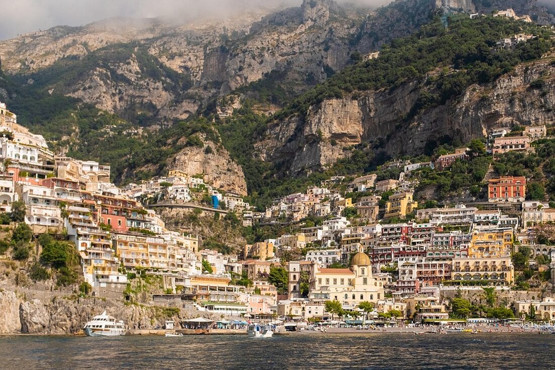 Napoli on the Road in London wurde 2025 zur besten Pizzeria Europas gekürt. Erfahren Sie mehr über die Top-Rankings und besondere Auszeichnungen.