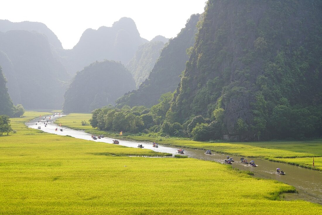 Erleben Sie die Ninh Binh Tourism Week 2025 vom 23. bis 31. Mai mit vielfältigen Aktivitäten und kulturellen Highlights.