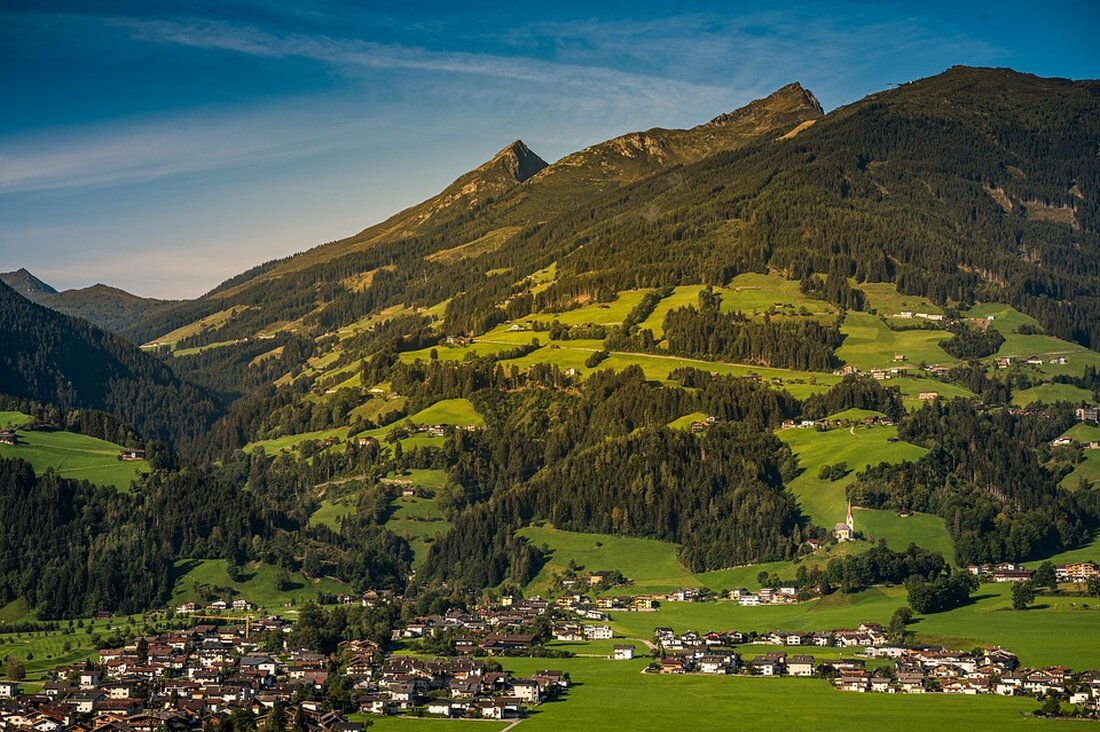 Entdecken Sie das facettenreiche Abenteuerreise-Erlebnis in Österreich: von den majestätischen Alpen bis zu kulturellen Städten.