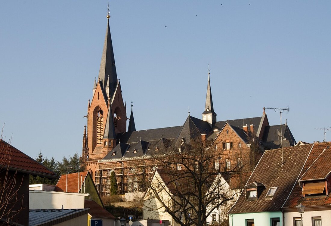 Erleben Sie das Oldtimertreffen am 28. Juni 2025 in St. Ingbert. Historische Fahrzeuge, Familienfreundlichkeit und kulinarische Angebote erwarten Sie!