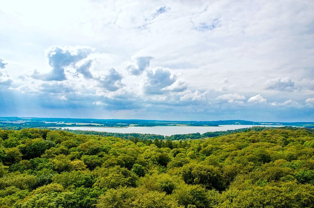 Entdecken Sie die Geschichte der Ostsee und des KdF-Komplexes in Prora, einem überraschend wenig besuchten Urlaubsziel.