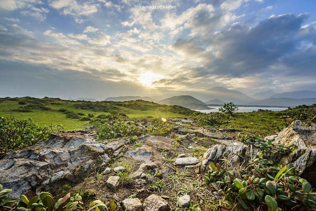 Quang Ninh strebt 2025 an, 20 Millionen Touristen zu begrüßen, mit Fokus auf Ganzjahrestourismus und hochwertige Angebote.