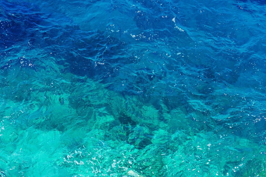 Das Auswärtige Amt warnt vor extremer Hitze in Mittelmeer-Ländern. Schutzmaßnahmen für Reisende empfohlen.