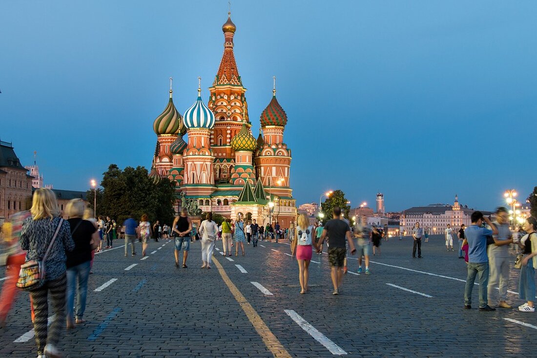 Entdecken Sie die Vielfalt Russlands: von beeindruckenden Landschaften über kulinarische Höhepunkte bis hin zu historischen Städten und Geheimtipps für Reisende.