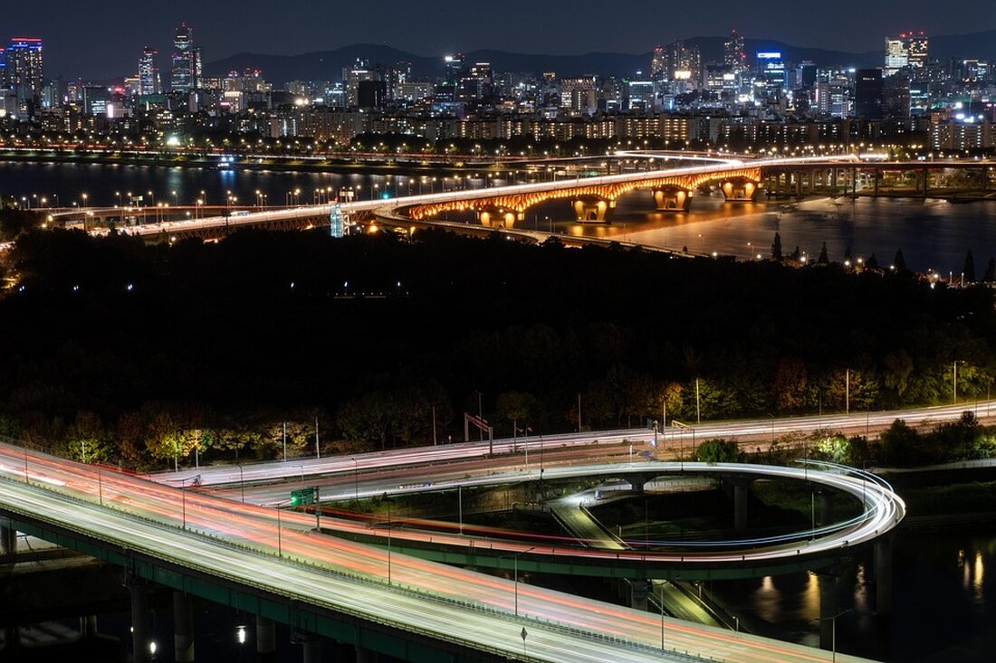 Seoul verzeichnet 2025 einen Anstieg internationaler Touristen dank K-Pop und digitaler Infrastruktur. Beliebte Attraktionen und Kultur.