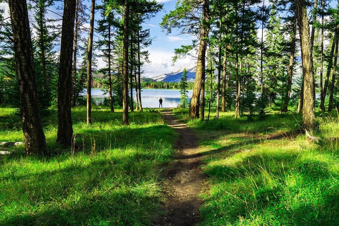 Entdecken Sie die besten Reiseziele im Sommer 2025 ohne Massentourismus: Wichtige Ferientermine, Tipps und Reiseempfehlungen.