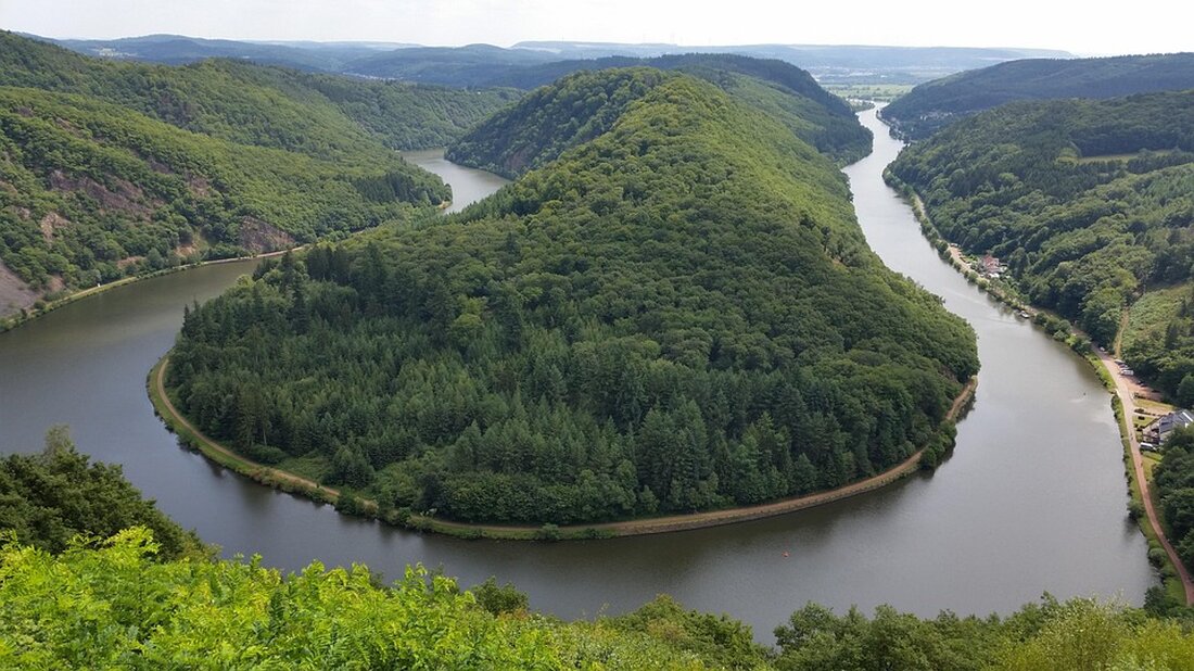 Nordrhein-westfälische Urlaubsregionen sind für den Sommer 2025 gut gebucht, mit verfügbaren Last-Minute-Plätzen und steigenden Preisen.