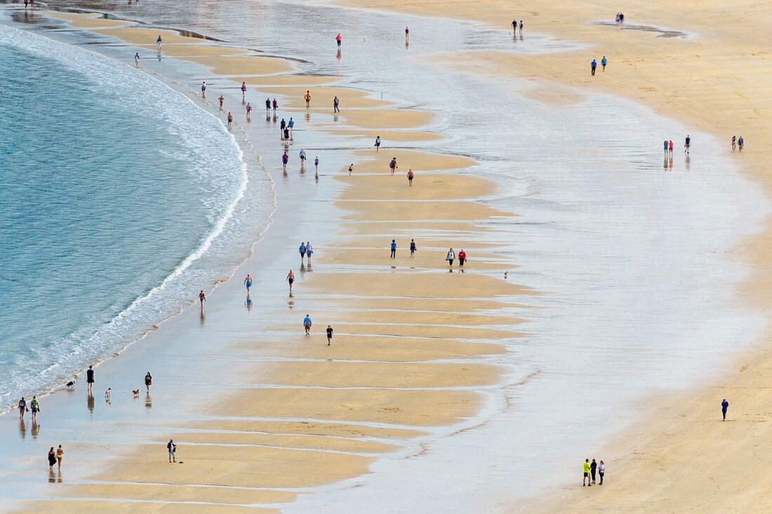 Spanien löscht über 65.000 Airbnb-Anzeigen für Ferienwohnungen, um Wohnungsengpässe zu bekämpfen. Aktuelle Entwicklungen und Bewertungen.