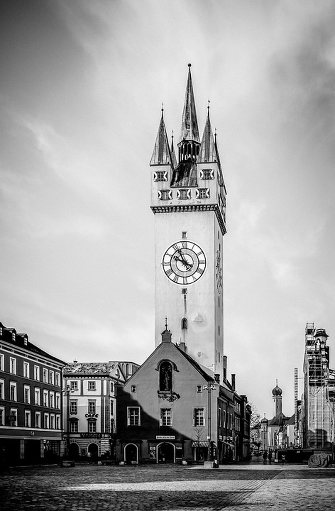 Entdecken Sie die historische Stadt Straubing, die Naturlandschaften im Bogen und kulinarische Höhepunkte. Tipps für einen unvergesslichen Aufenthalt warten auf Sie!