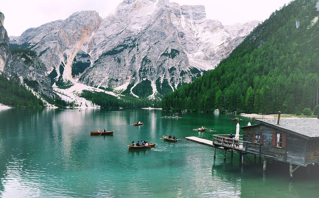 Südtirol erlebte 2024 einen touristischen Boom mit über 8,7 Millionen Gästen und rekorden Übernachtungszahlen. Entdecken Sie die neuesten Trends!