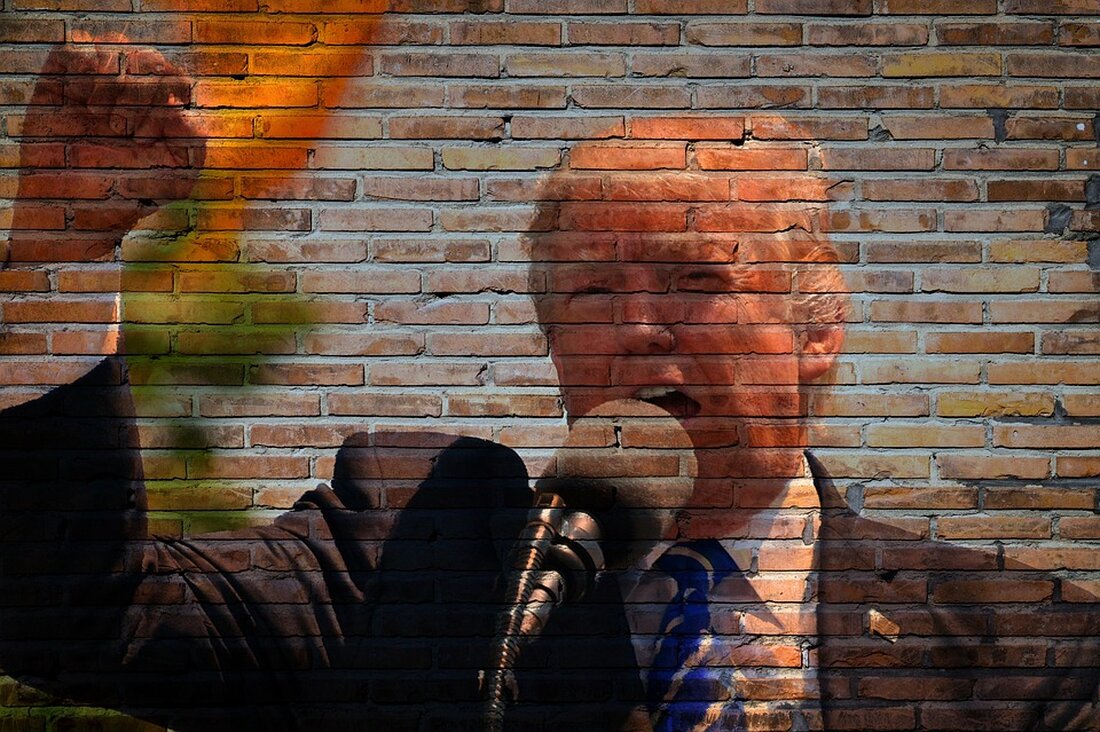 US-Präsident Trump hat seit seiner Rückkehr ins Amt im Januar 2025 die Innen- und Außenpolitik radikal verändert, was Unsicherheit und wirtschaftliche Sorgen in den USA auslöst.