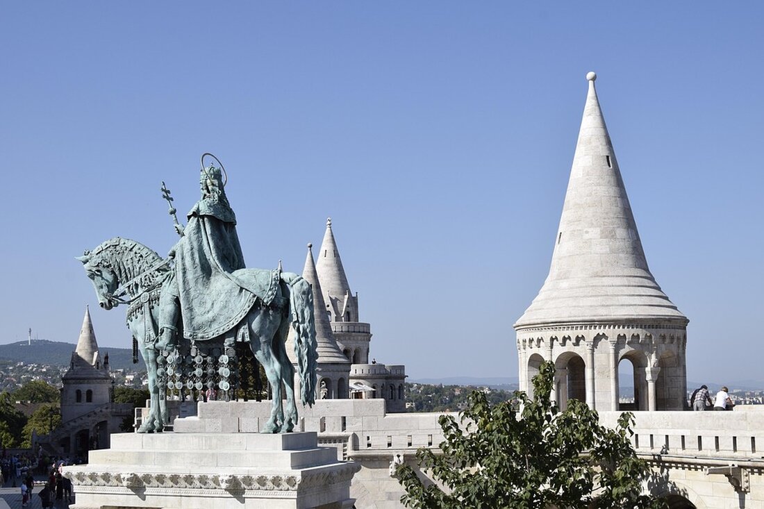 Entdecken Sie Ungarn: von der prunkvollen Hauptstadt Budapest über ungarische Köstlichkeiten bis hin zu entspannenden Thermen und faszinierenden Festivitäten.