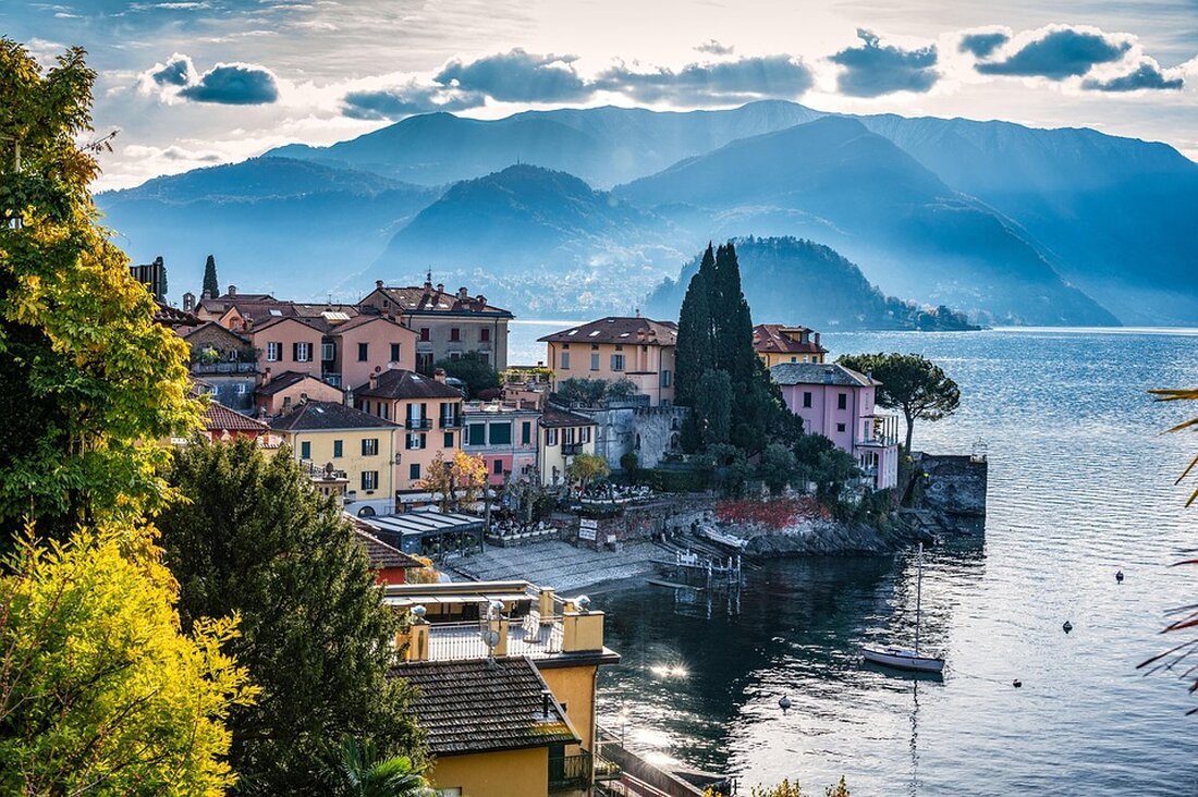 Varenna am Comer See plant ab 2025 eine Eintrittsgebühr für Tagestouristen, um Infrastrukturkosten zu decken und den Massentourismus zu regulieren.