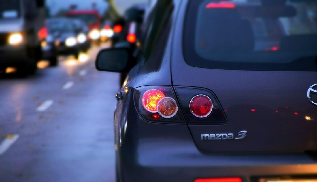 Verkehrschaos an der niederländischen Küste 2025: Baustellen und Großveranstaltungen erschweren Reisen für deutsche Urlauber.